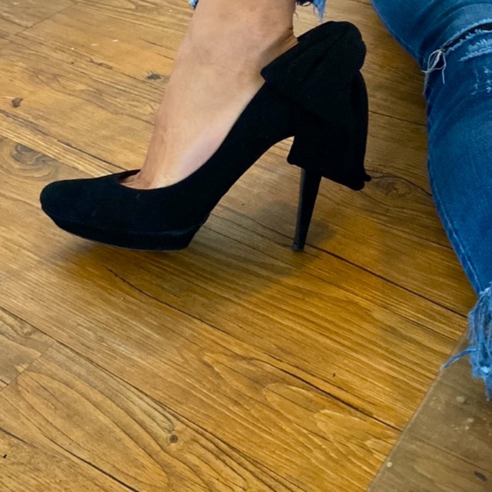 Pura Lopez| large bow leather heels | size 7